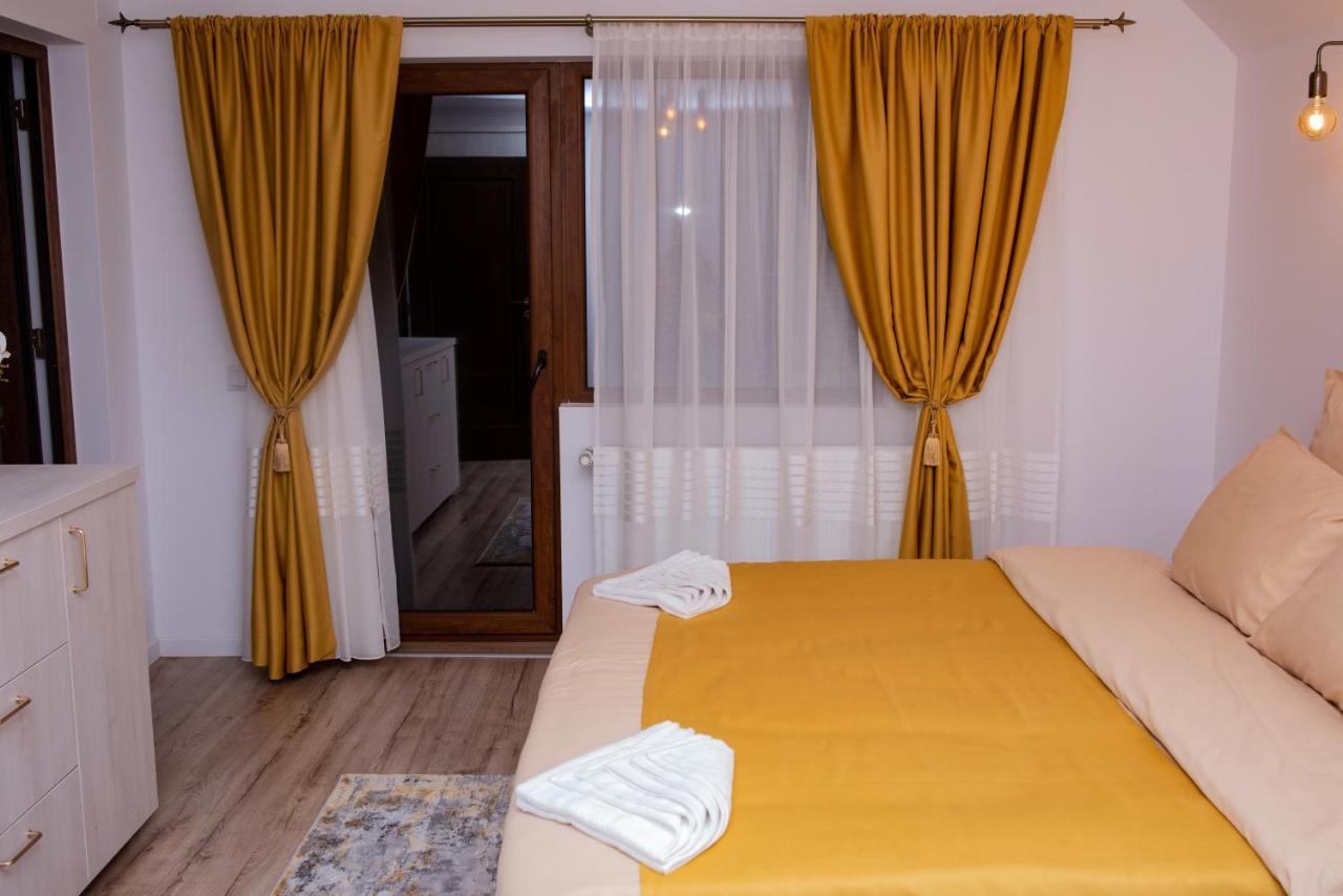 Casuta Doi Ponei Villa Busteni Exterior photo